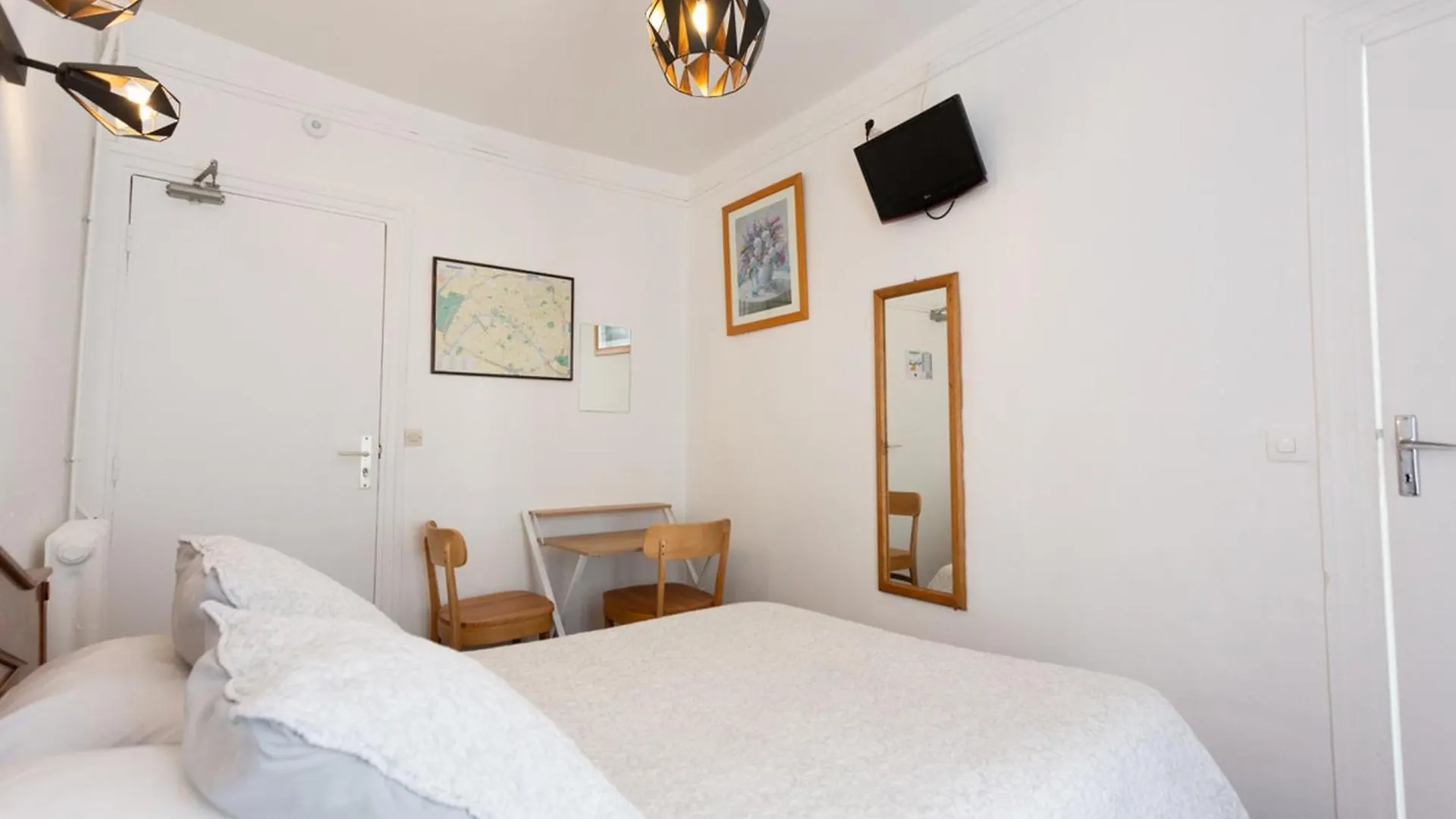 Ideal Hotel 3*