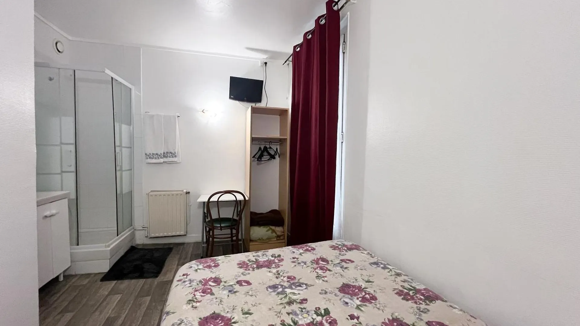 Hotel Ideal Design 3*